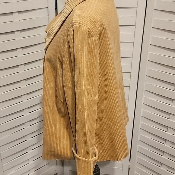 Elegant Tan Corduroy Blazer - Picture 4 of 8